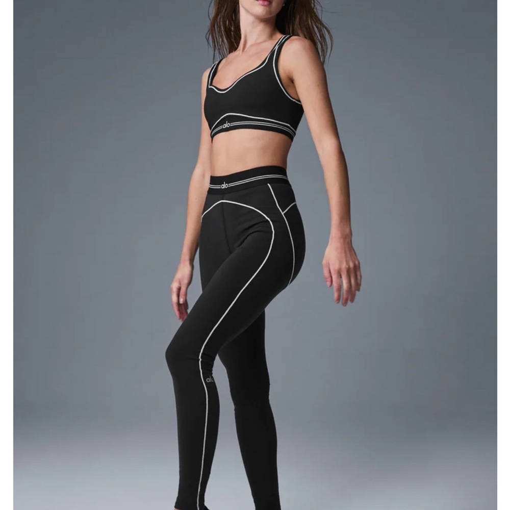 ALO Yoga Black Leggings with White Contrast Stitching